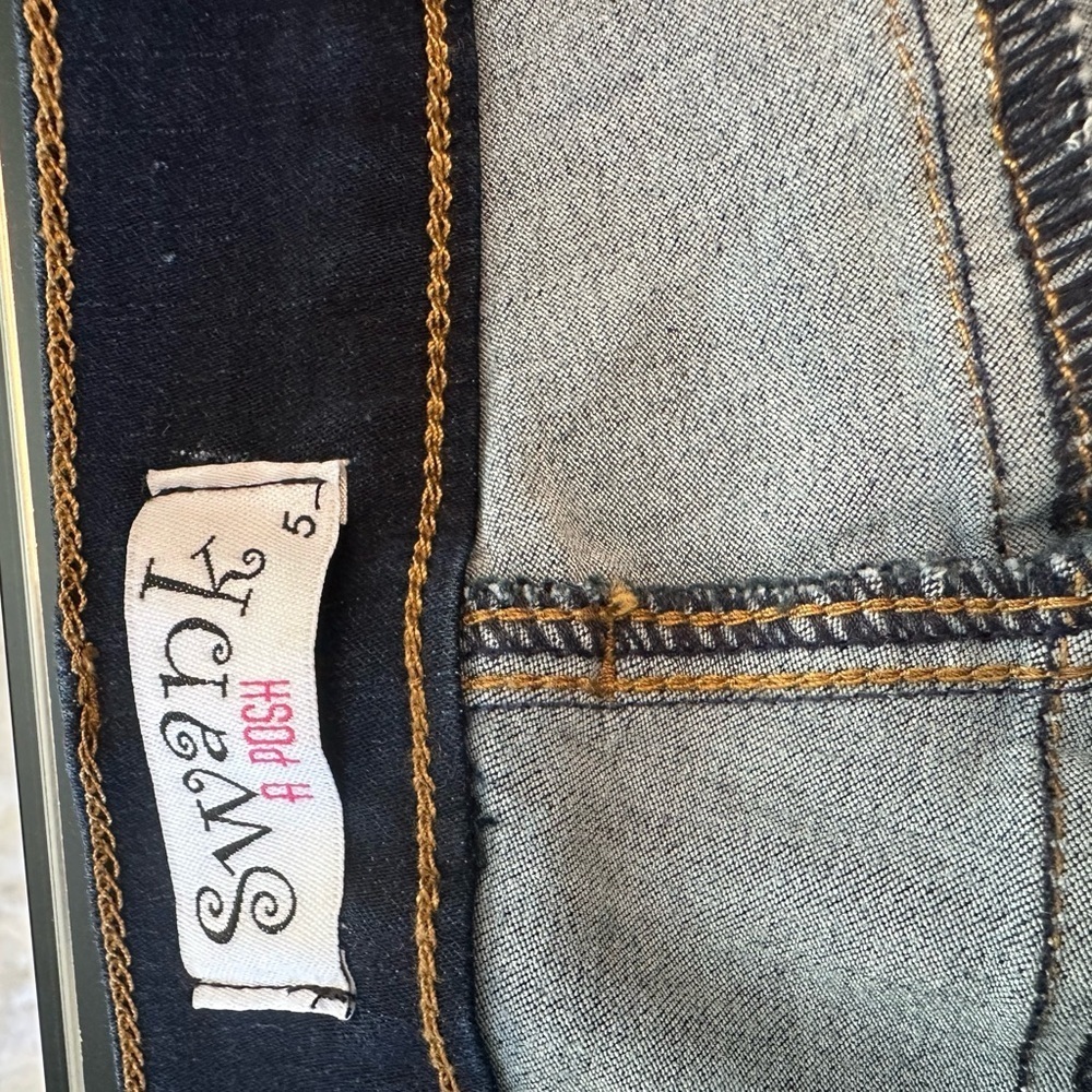 Stylish Blue Denim Jeans - Picture 2 of 4